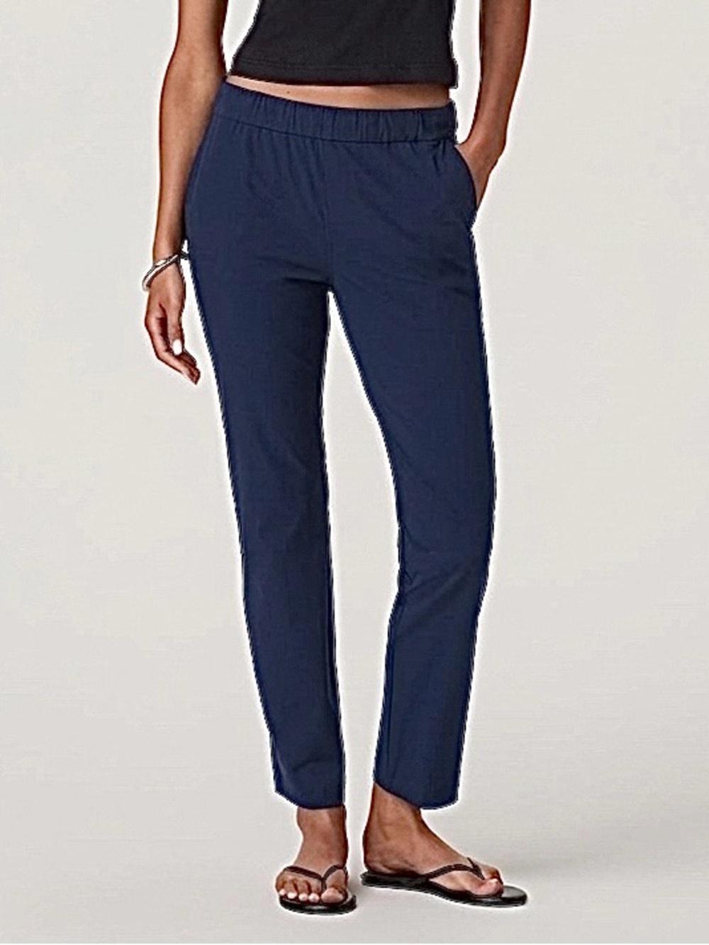 🌺 Vuori Women’s Navy Blue Pull-On Straight-Leg Ankle Pants